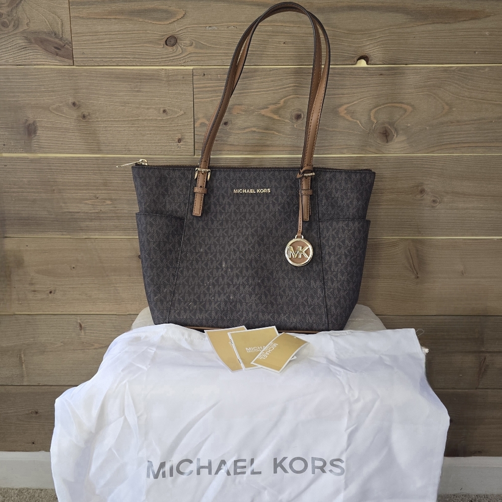 Michael Kors Jet Set Tote Bag
